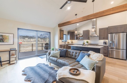 Ridgway House | Brand New Luxury Townhome | Air Conditioning | Private Deck