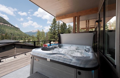 Purgatory House | Brand New Townhome across from Purgatory - Hot Tub, Fire Pit - Views/Shuttle