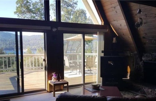 Lake Arrowhead Cottage | Breath Taking Lake View free beach and trails