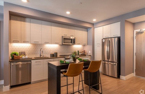 Sunnyvale Condo | Breathtaking 1BR Condo Savoy Sunnyvale