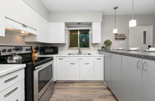 Old Town Apartment | Breathtaking Condo in the Heart of Old Town