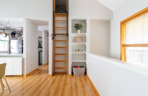 Glenwood Springs House | Breathtaking Mtn Escape close to skiing, hot springs, hikes, downtown. Wifi & AC