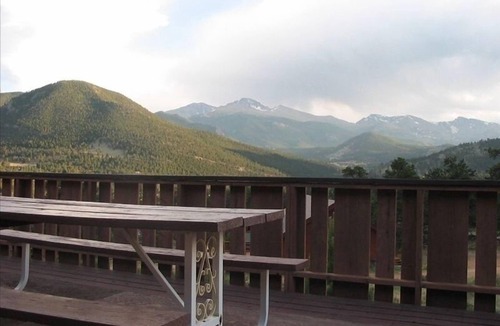 Estes Park House | Breathtaking Views, Huge Deck, Private, Fireplace, 4 Bedroom 2 Bath, Sleeps 10