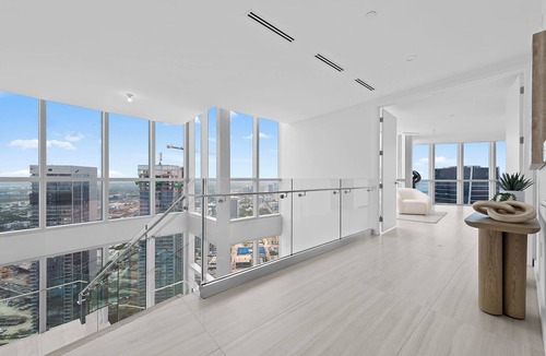 Downtown Miami Condo | Breathtaking Waterfront Penthouse in Downtown Miami