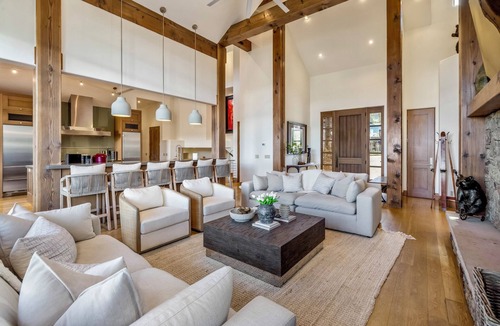 The Highlands House | Breck Mansion- Mountain Views, Hot Tub, Sauna, Guest House, Golf Course