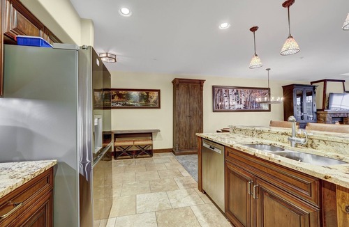 Breckenridge Condo | 🏆 Breck Peak 7 Ski-In/Out Luxury Condo | HotTub | Pool | SteamShower | Sleeps 8
