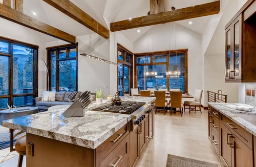 Peak 8 House | 🏆 Breck Ski Views | Gondola Access | Hot Tub | 3 Kings | Sleeps 8
