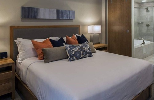 Peak 8 Hotel | Breckenridge 2-bedroom sleeps 8 ski-in ski-out condo hot tub all the amenities