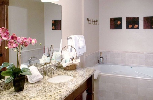 Peak 8 Cabin | BRECKENRIDGE Grand Lodge Peak 7-Deluxe Ski in/Ski Out 1 BR Suite, 12/14-21
