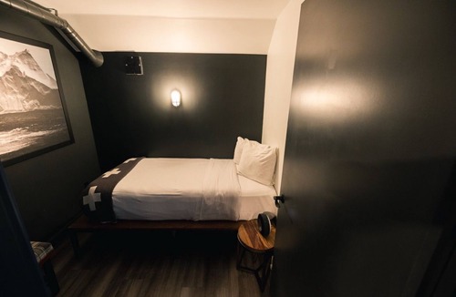 Historic District Hotel | Breckenridge Pod Room | King & Twin Beds