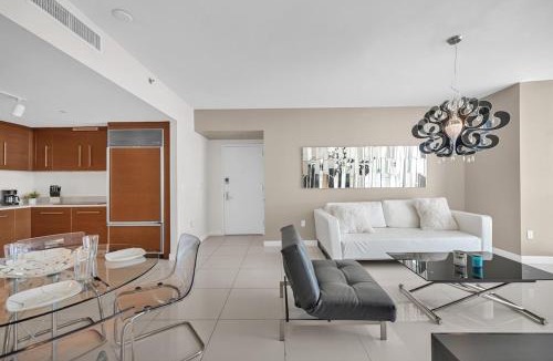 Downtown Miami House | Brickell Luxury 1BR Hotel Tower Bay Views