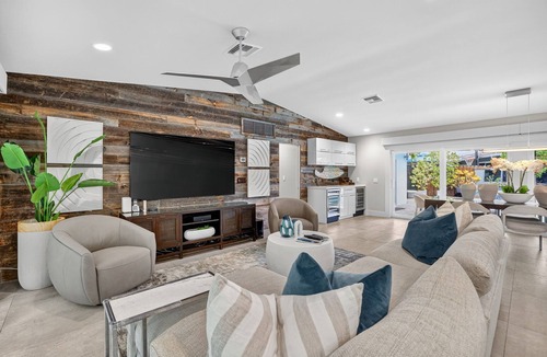 Harbour Inlet House | Bright 5BR Beach Villa | Pool, Hot Tub & Bikes