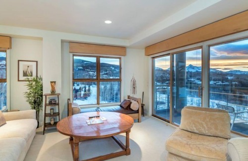 Mountain Village Apartment | Bright and Sunny Penthouse with Amazing Views
