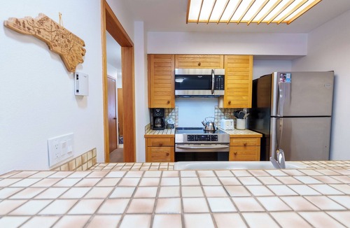 Mountain House Condo | Bright Condo with Slopeside Views/Pool and Hot tub Access