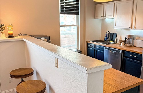 City Park West Apartment | Bright & Cozy Apt in Vibrant Neighborhood
