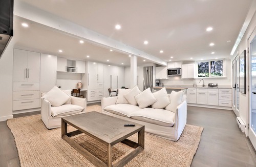 Portola Valley House | Bright, Modern 5b/4ba Portola Valley Home
