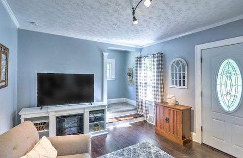 Parma House | Bright Parma Home w/Outdoor Space < 10 Mi to Dtwn