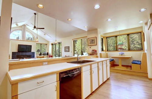 Keystone Cabin | Bright Retreat with New Equipped Deck in Dillon, Colorado