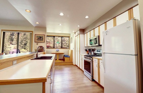 Keystone Cabin | Bright Retreat with New Equipped Deck in Dillon, Colorado