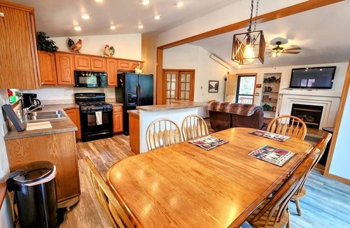Idaho Springs Cabin | Bright & Spacious Cabin 1-mi from Idaho Springs, on 5 acres + Mountain Views!