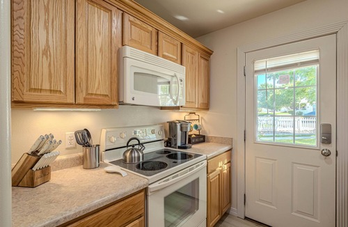Fruita House | Bright Star: Downtown Charm—Dogs Welcome!