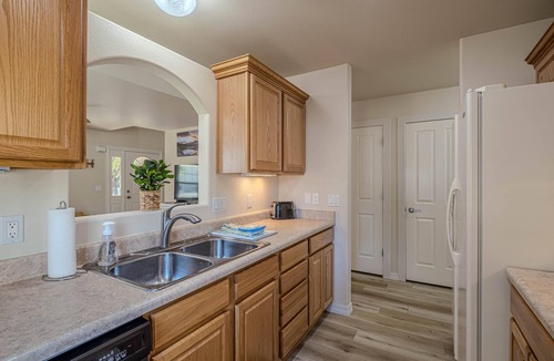 Fruita House | Bright Star: Downtown Charm—Dogs Welcome!