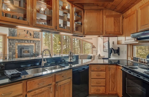 Breckenridge Heights House | Bring Dog|Hot Tub|BBQ|Garage|Forest of Mt. Baldy