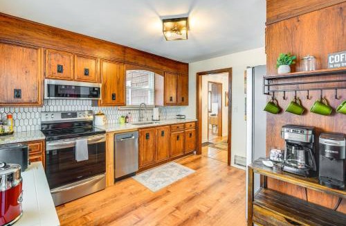 Cleveland House | Bring the Family! Mid-Century Modern Gem in Euclid