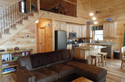 Almont House | Buck Haven - a luxurious and quiet wooded retreat