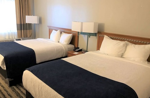 Window Rock Hotel | Budget-Friendly! Free Breakfast, Pets Allowed, Near Gallup Cultural Center
