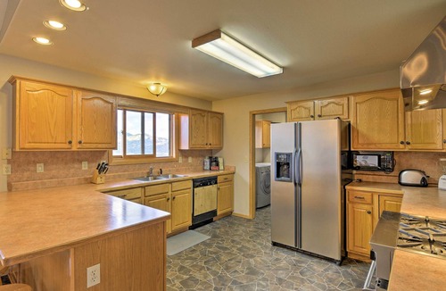 Buena Vista House | Buena Vista Retreat: 7 Acres & Panoramic Views