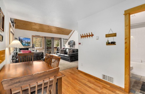 Fall River Estates Apartment | Bugle Pointe A09 by Estes Park Condos