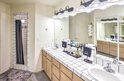 Bullhead City House | Bullhead City Escape w/Patio On Golf Course!