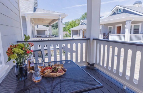 Santa Ynez House | Bungalow #6 by Polo House and Bungalows