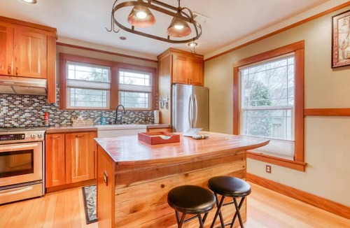 Eureka Apartment | Bungalow at Buhne Terrace