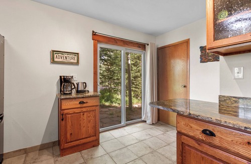 Wildernest House | Burgundy Retreat- Beautiful Forest Mountain Getaway!
