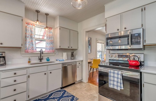 Grand Junction House | Butterfly: Downtown Stay Near CMU