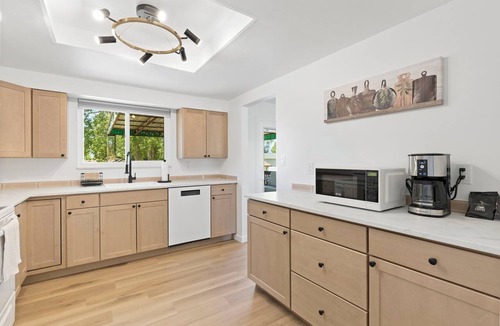 Security-Widefield House | Caballero House- Newly Remodeled 8BR, 5BA, Sleeps 14, Fully Stocked Kitchen