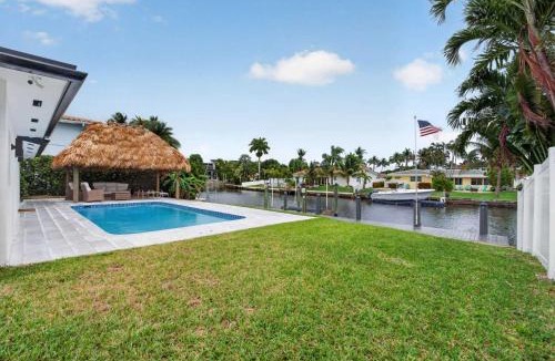 Garden Isles House | Cabana Retreat Private Dock