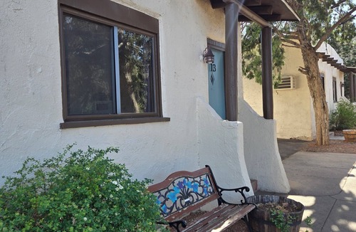 Manitou Springs Cabin | Cabin 15 | 1BR + Kitchenette Near Pikes Peak