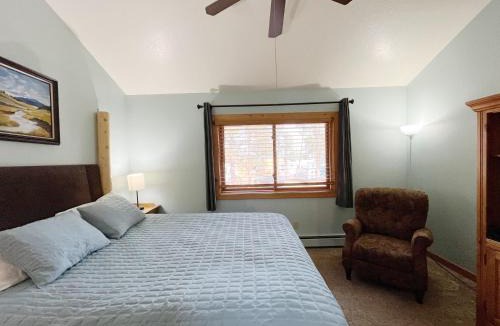 Woodland Park Bed & Breakfast | Cabin A Suite Bed and Breakfast