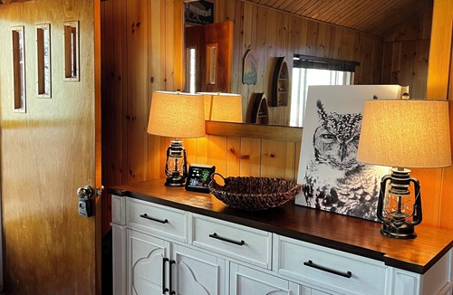 Lake George Cabin | Cabin at Sportsman’s Paradise- Anglers’s Dream & Mountain Retreat.