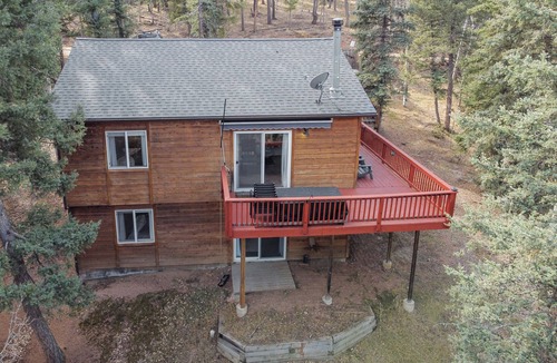 Florissant Cabin | Cabin near Wolf and Wildlife