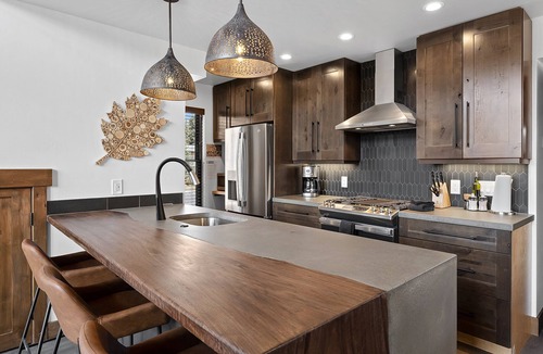 Estes Park Cabin | Cabin on Lake Estes! Private Jacuzzi Two Patios Indoor and Outdoor Fireplace