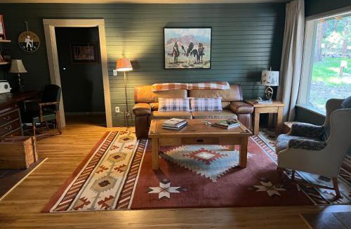 Rye House | Cabin on the Creek with Fireplace, Game Room, and Firepit