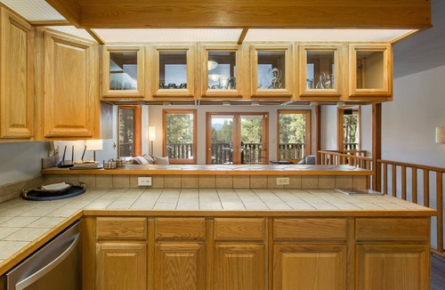 Angel Fire House | Cabin Walkable to Lake with Hot Tub, Deck & Views, Pool Table, Near Golf & Bike