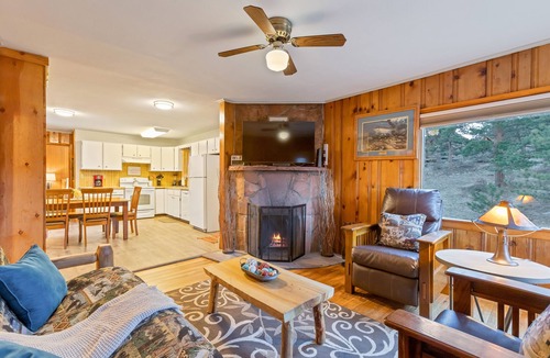 Estes Park Cabin | Cabin with Private Hot Tub and Mountain Views