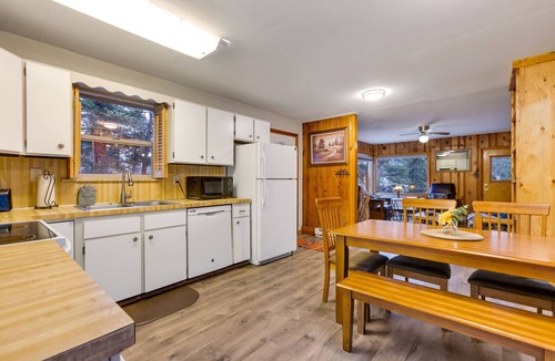 Estes Park Cabin | Cabin with Private Hot Tub and Mountain Views