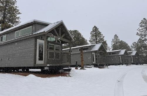 Williams Ski Chalet | Cabins with a Mountain view 5A