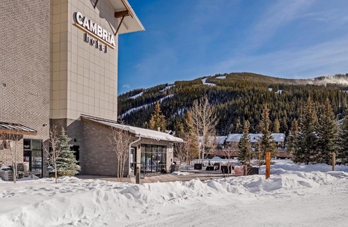 Copper Mountain Village Hotel | Cambria Hotel Copper Mountain